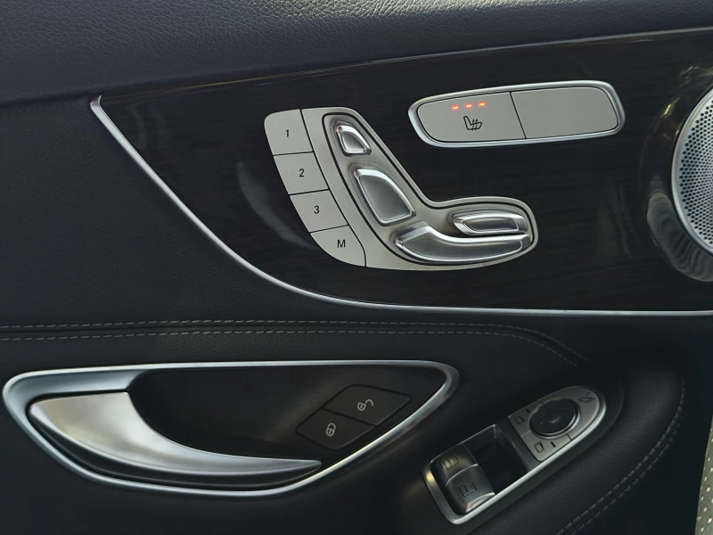 Mercedes-Benz C 300 AMG Line, снимка 16 - Автомобили и джипове - 51130153