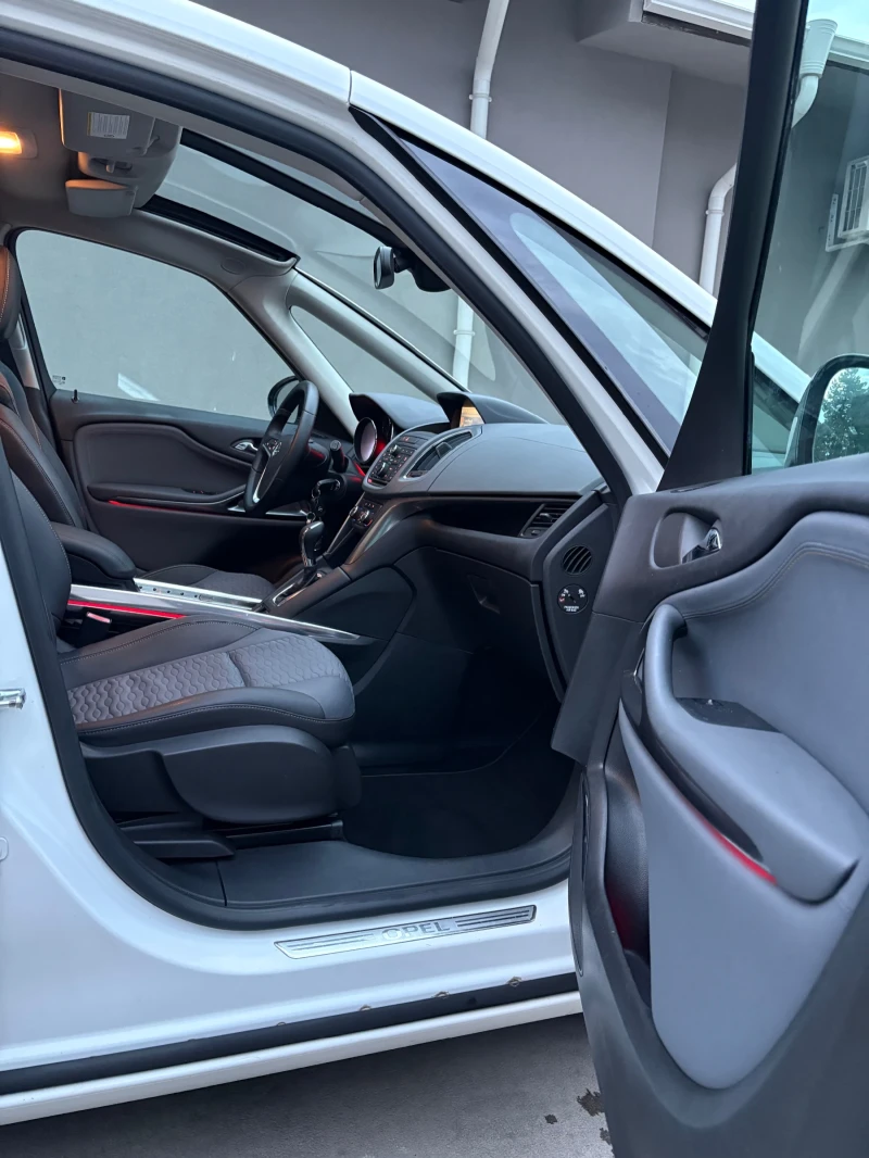 Opel Zafira 2.0CDTI 165hp Cosmo Panorama Automat 7 места Bike , снимка 15 - Автомобили и джипове - 51842627