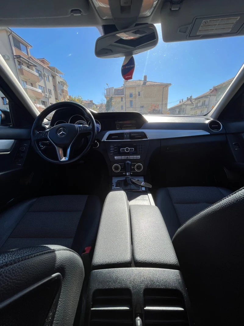 Mercedes-Benz C 220 AVANTGARDE/ Всички екстри/Доказуеми км., снимка 10 - Автомобили и джипове - 52272601
