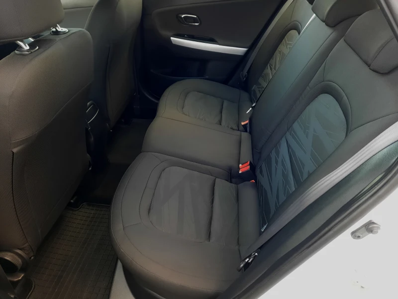Kia Ceed 1.6 CRDI, снимка 7 - Автомобили и джипове - 53123450
