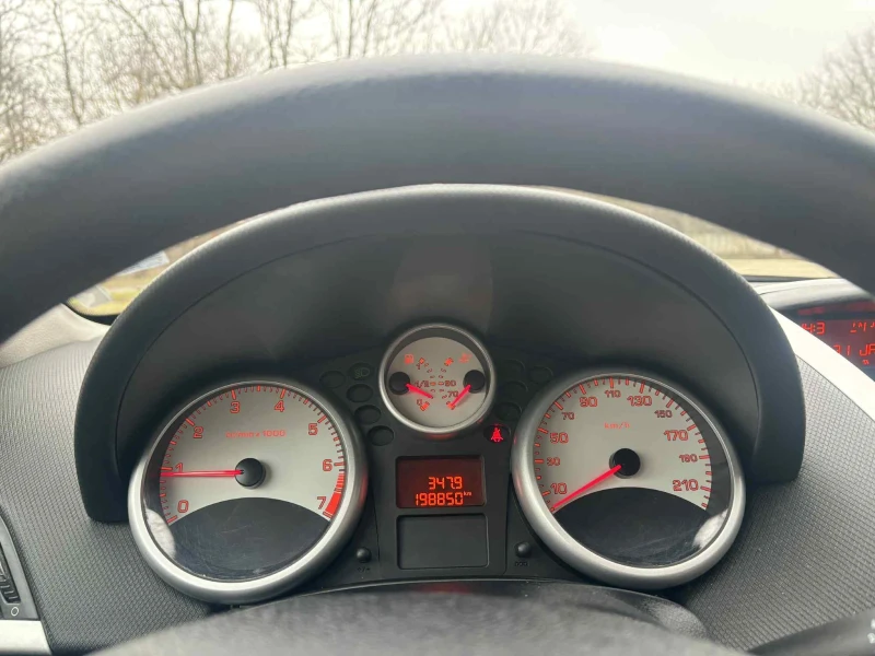 Peugeot 207 1.4i  73 ps стария мотор , GAZ, снимка 3 - Автомобили и джипове - 53294145