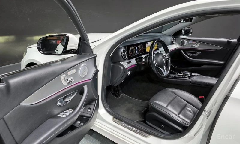 Mercedes-Benz E 300, снимка 11 - Автомобили и джипове - 53593899