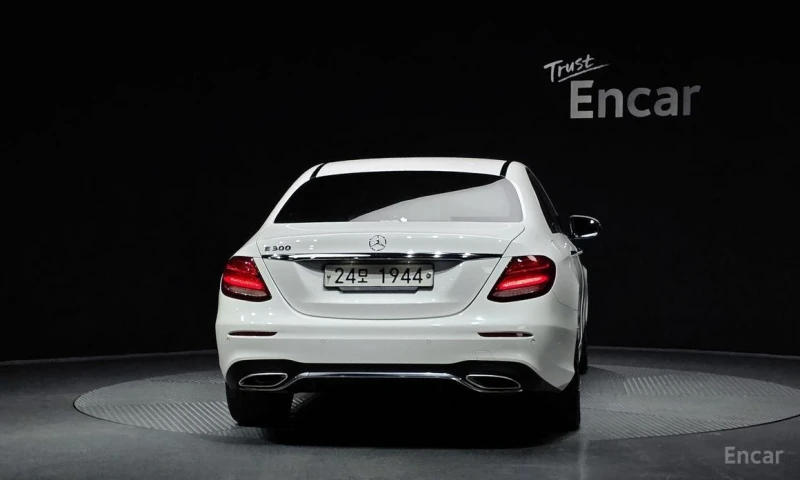 Mercedes-Benz E 300, снимка 4 - Автомобили и джипове - 53593899