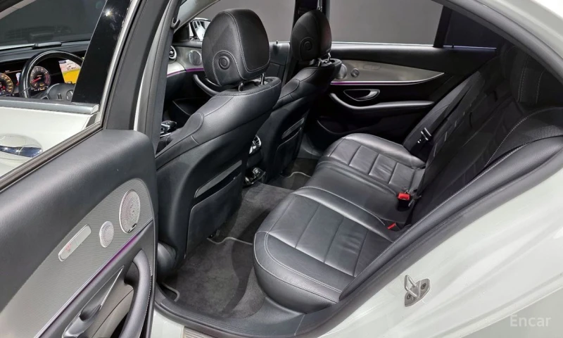 Mercedes-Benz E 300, снимка 12 - Автомобили и джипове - 53593899
