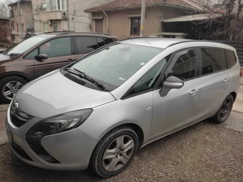 Opel Zafira Tourer, снимка 2 - Автомобили и джипове - 49300567