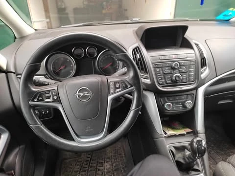 Opel Zafira Tourer, снимка 9 - Автомобили и джипове - 49300567