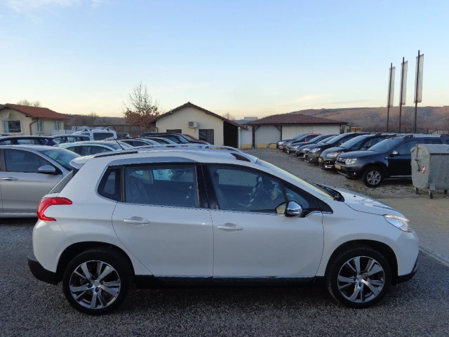 Peugeot 2008 1.6i ALLURE - изображение 4