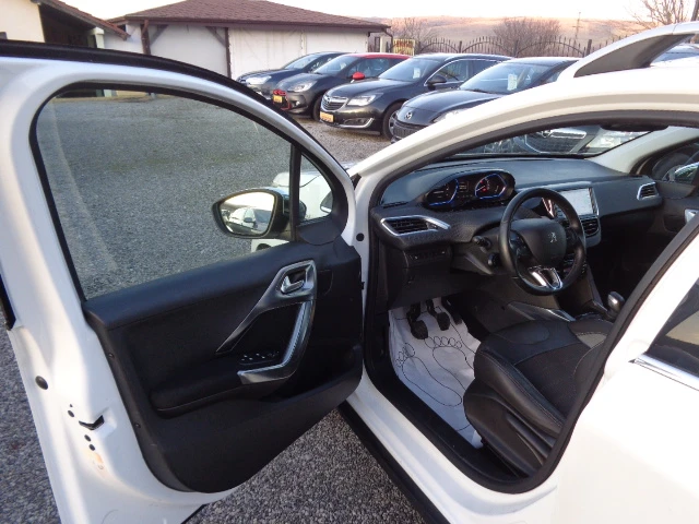 Peugeot 2008 1.6i ALLURE - изображение 9