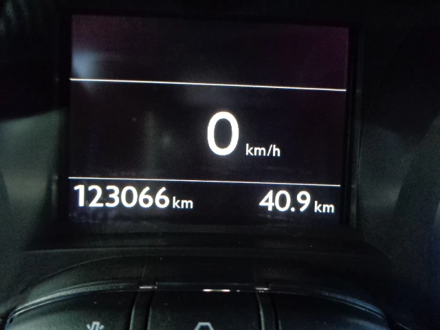 Peugeot 2008 1.6i ALLURE, снимка 14 - Автомобили и джипове - 52884624