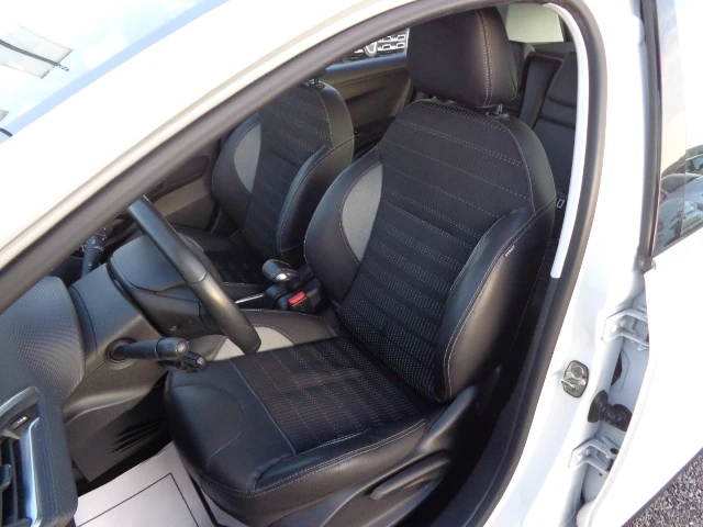 Peugeot 2008 1.6i ALLURE, снимка 11 - Автомобили и джипове - 52884624