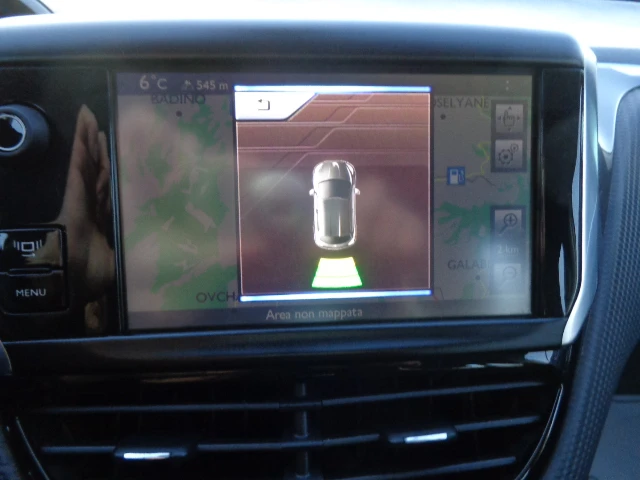 Peugeot 2008 1.6i ALLURE, снимка 16 - Автомобили и джипове - 52884624