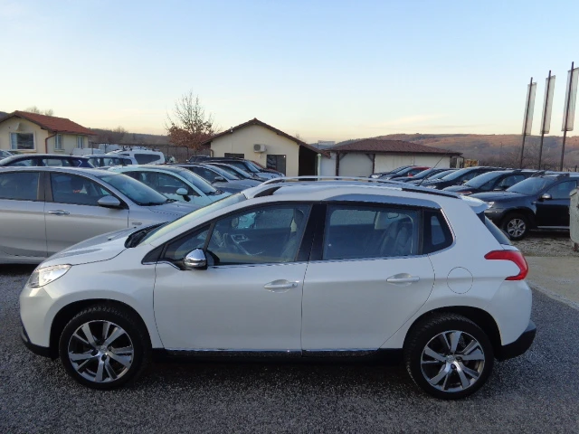 Peugeot 2008 1.6i ALLURE - изображение 8