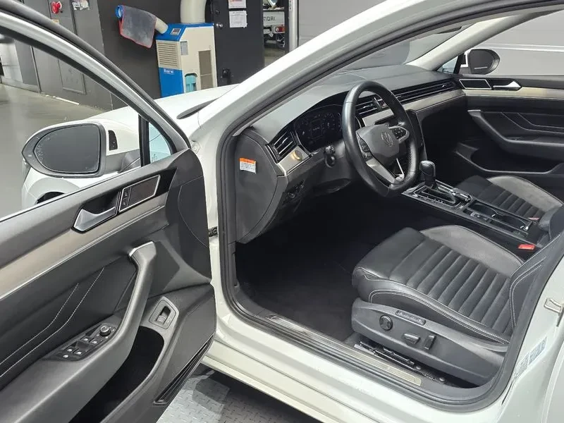 VW Passat 2.0 Tdi Prestige, снимка 10 - Автомобили и джипове - 55702416