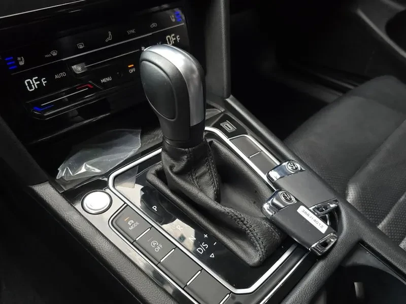 VW Passat 2.0 Tdi Prestige, снимка 9 - Автомобили и джипове - 55702416