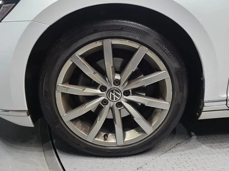 VW Passat 2.0 Tdi Prestige, снимка 5 - Автомобили и джипове - 55702416