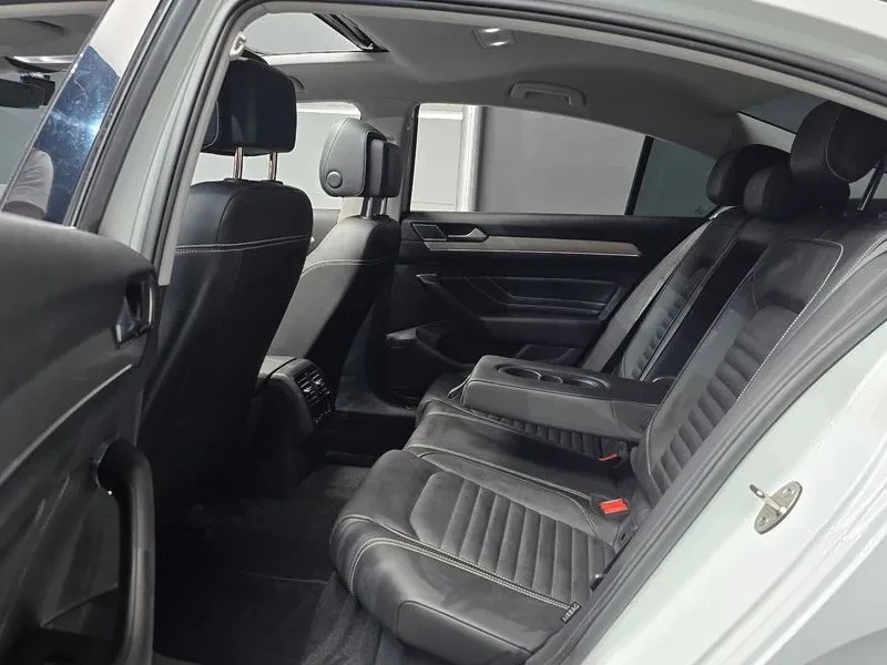 VW Passat 2.0 Tdi Prestige, снимка 12 - Автомобили и джипове - 55702416