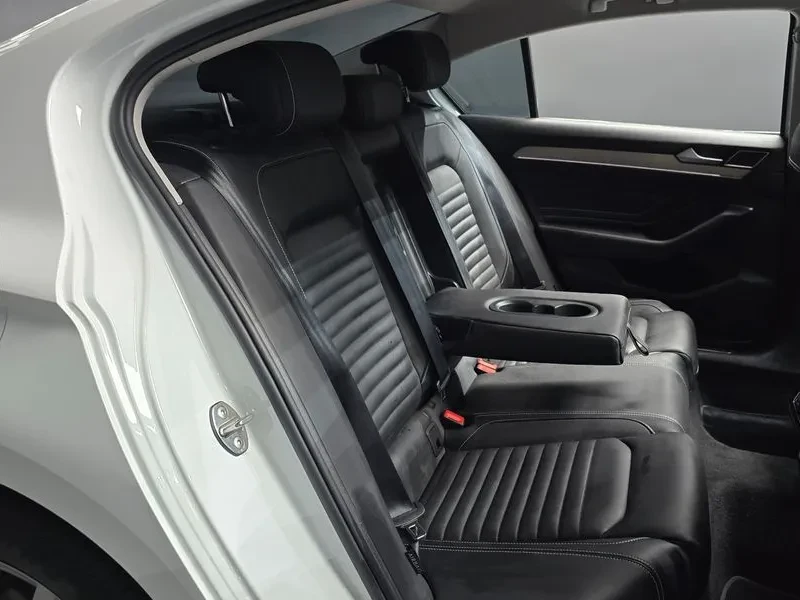 VW Passat 2.0 Tdi Prestige, снимка 11 - Автомобили и джипове - 55702416