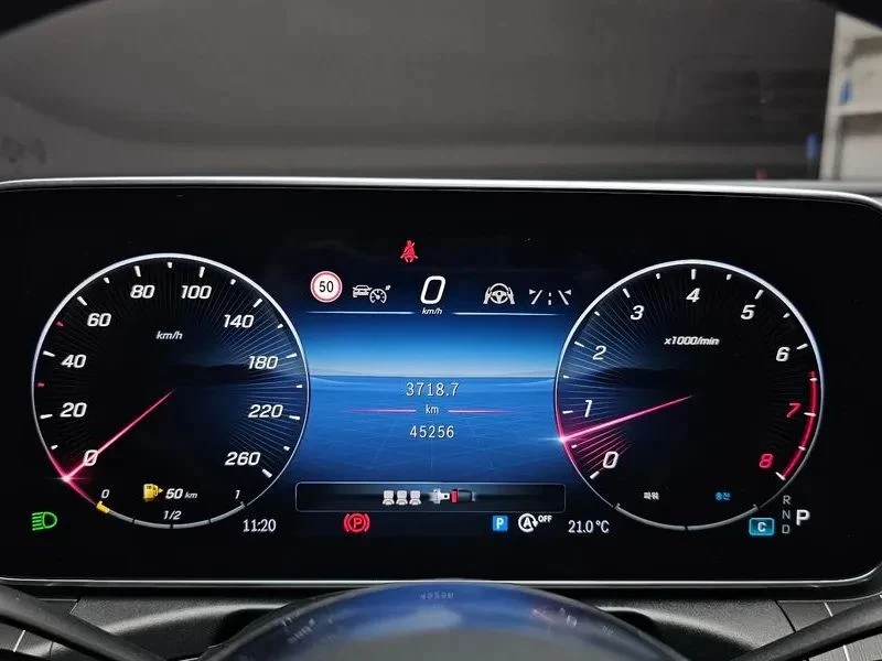 Mercedes-Benz C 200, снимка 8 - Автомобили и джипове - 56737247