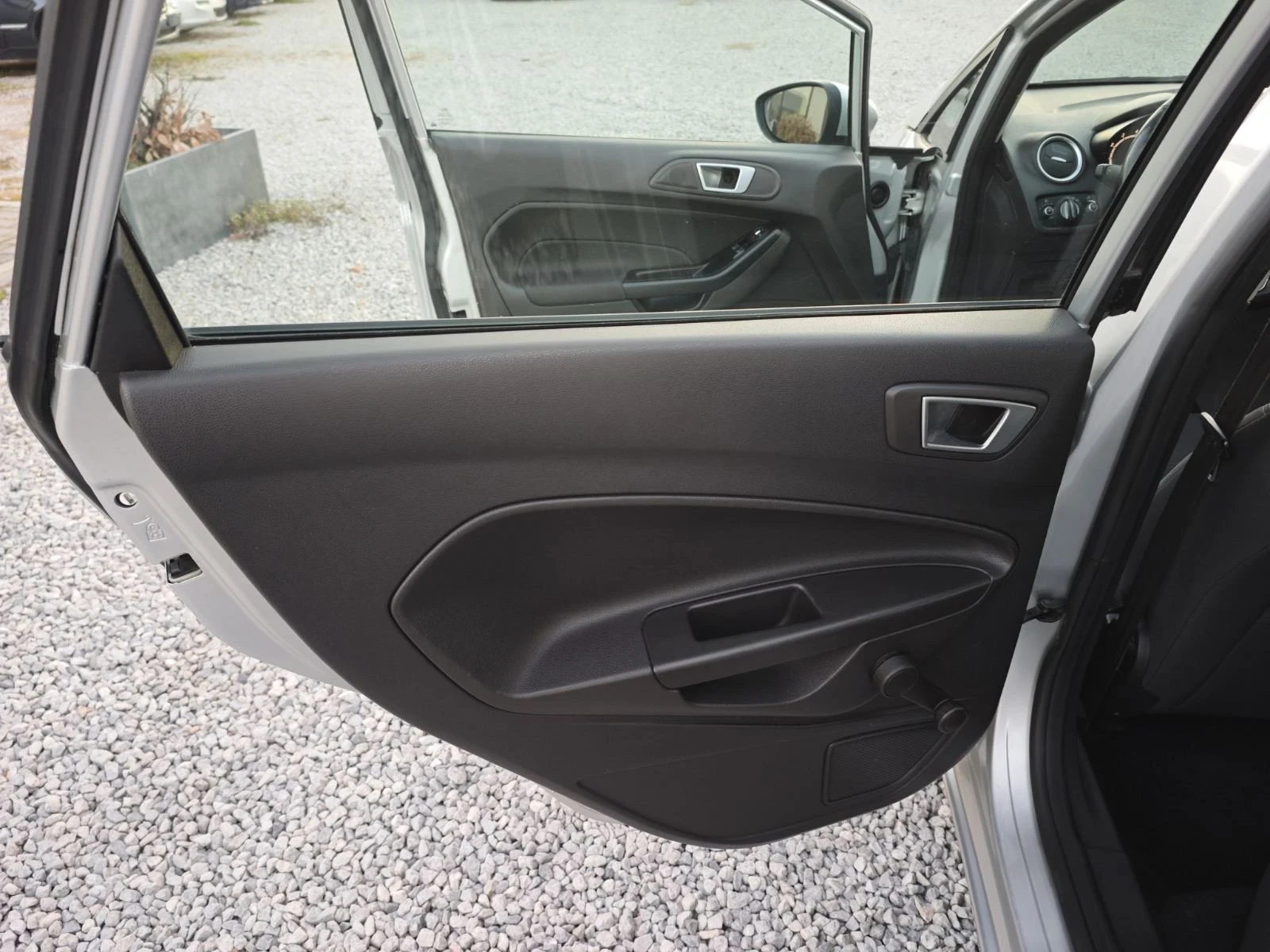 Ford Fiesta 1.0i-80k.c. FACELIFT /EURO5B/ | Mobile.bg — изображение 14