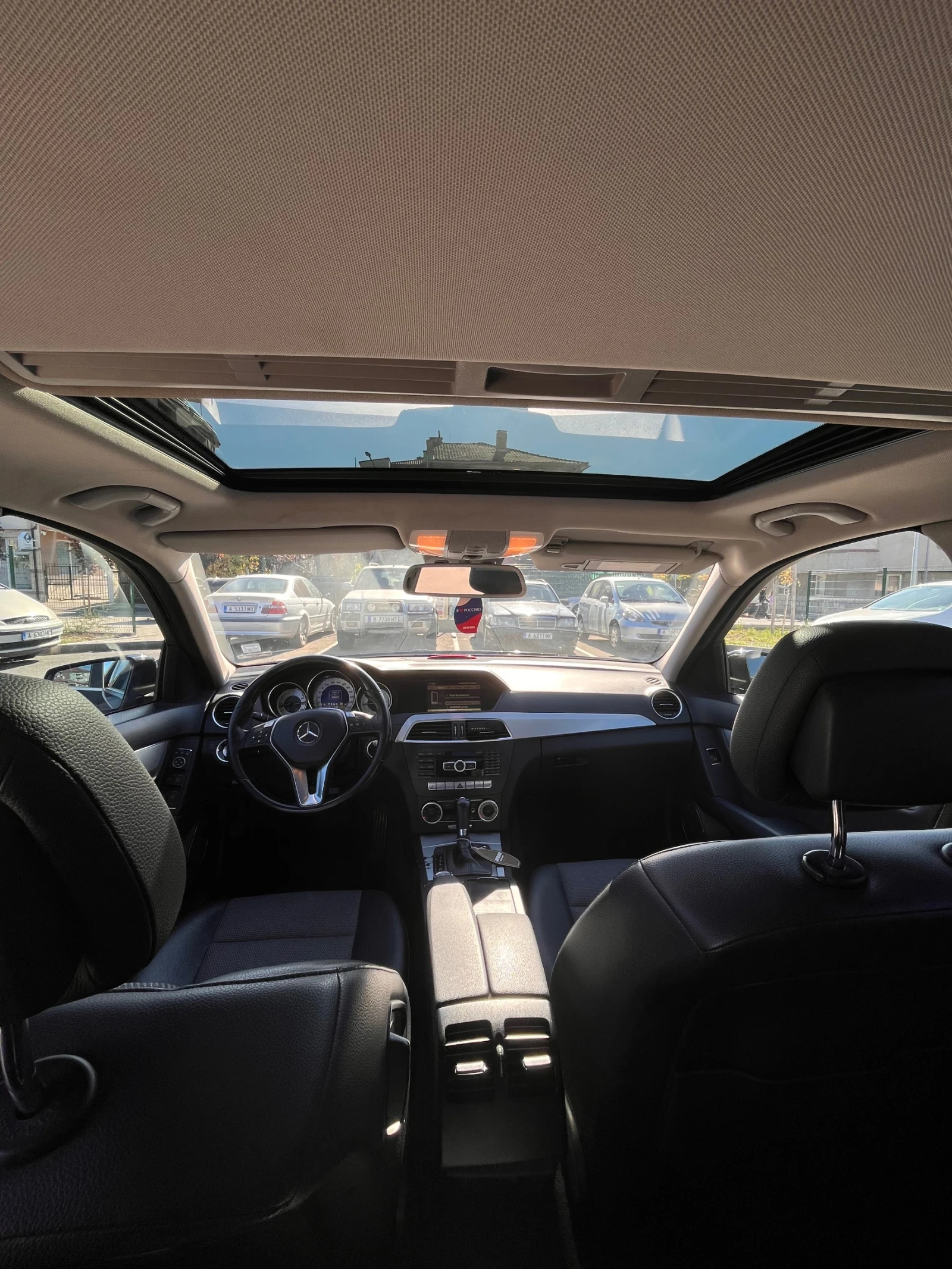 Mercedes-Benz C 220 AVANTGARDE/ Всички екстри/Доказуеми км. - изображение 3