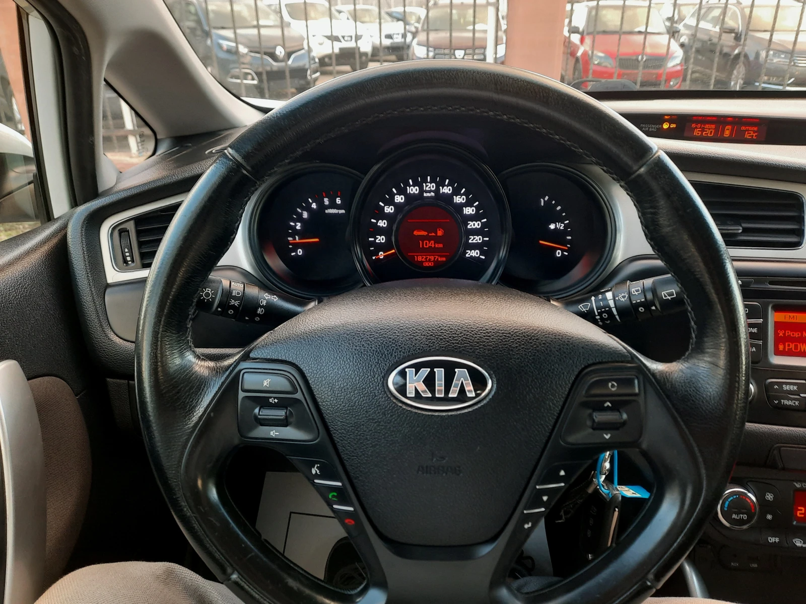 Kia Ceed 1.6 CRDI | Mobile.bg � ����������� 14