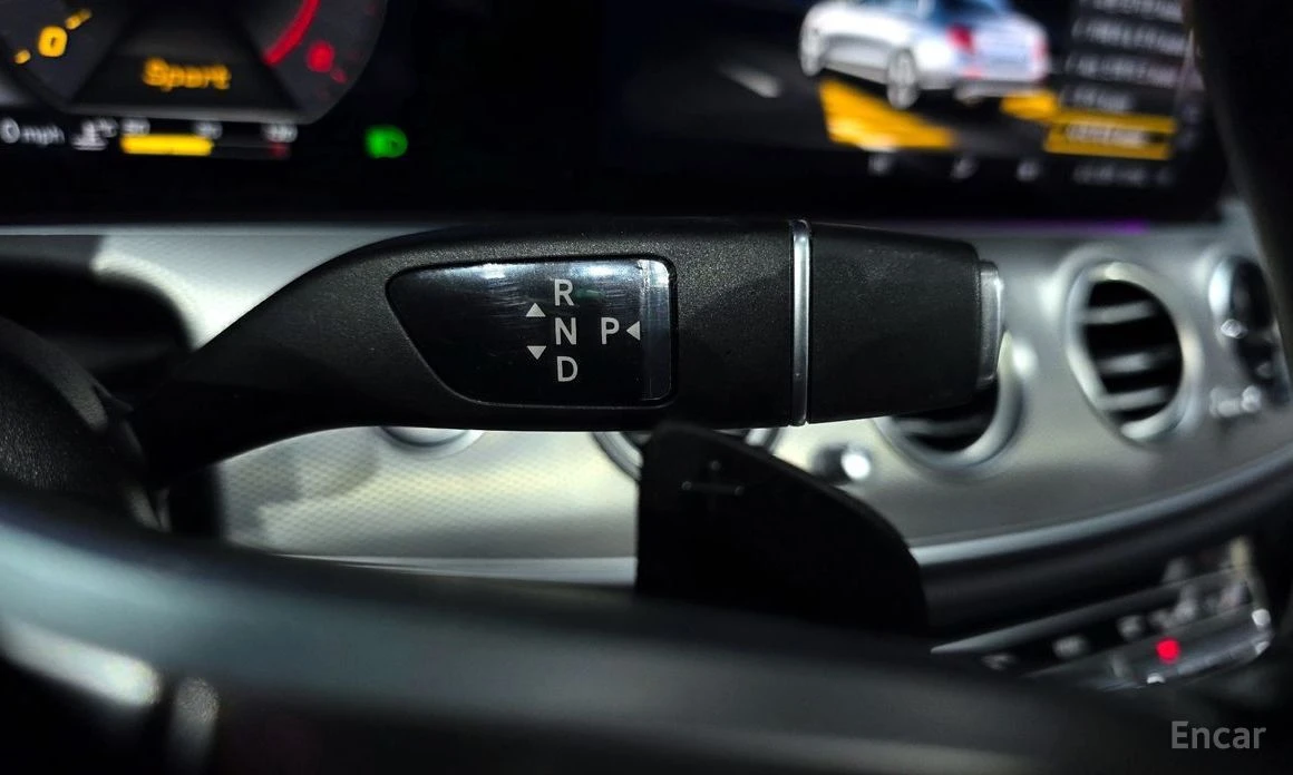 Mercedes-Benz E 300  - изображение 9