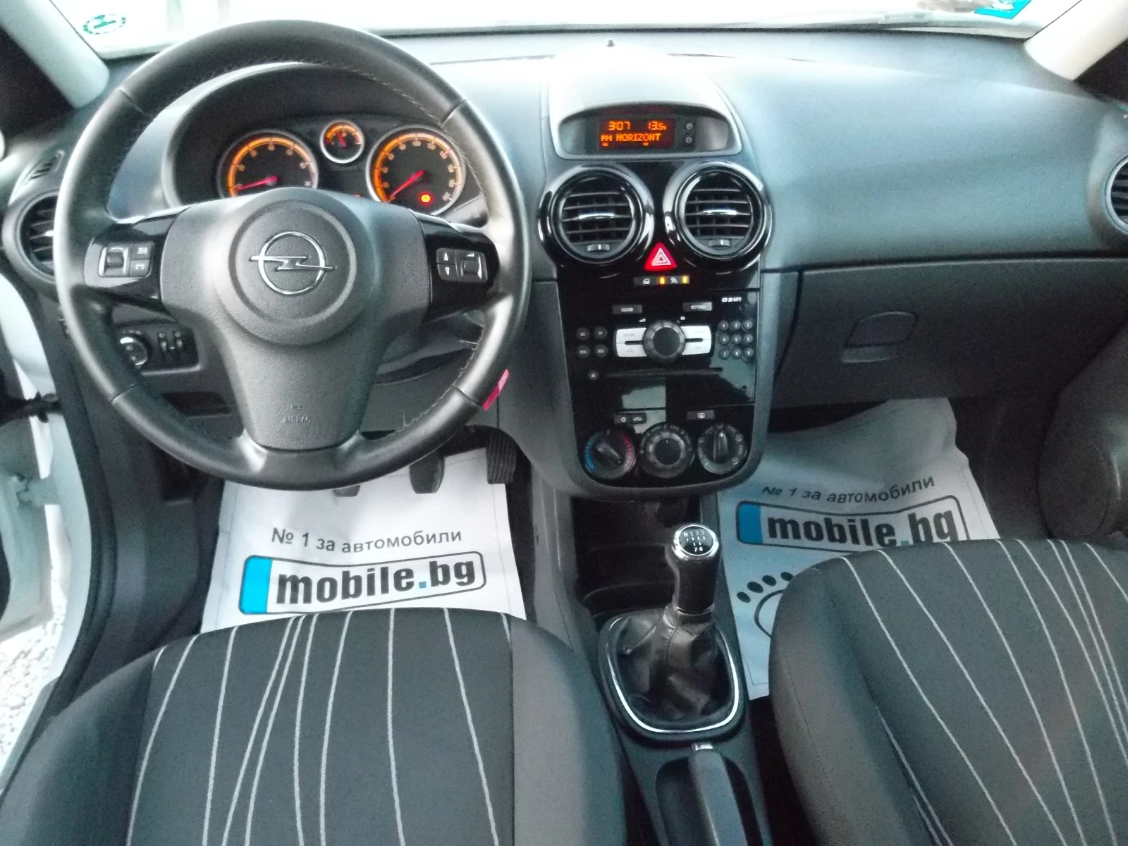 Opel Corsa 1.2 16 V фабрична газ, снимка 10 - Автомобили и джипове - 53838314