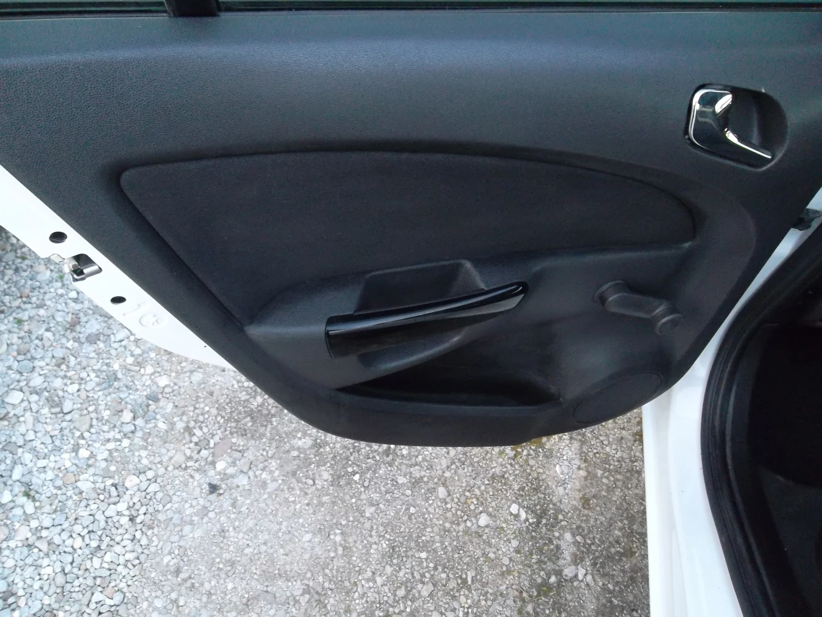 Opel Corsa 1.2 16 V фабрична газ, снимка 11 - Автомобили и джипове - 53838314