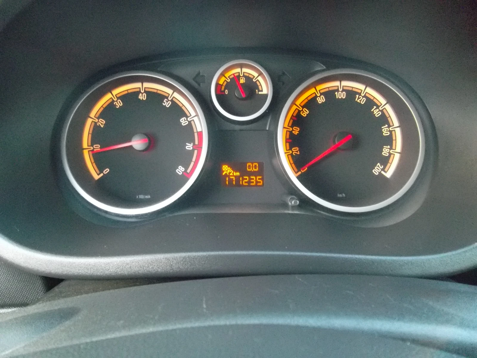 Opel Corsa 1.2 16 V фабрична газ, снимка 9 - Автомобили и джипове - 53838314