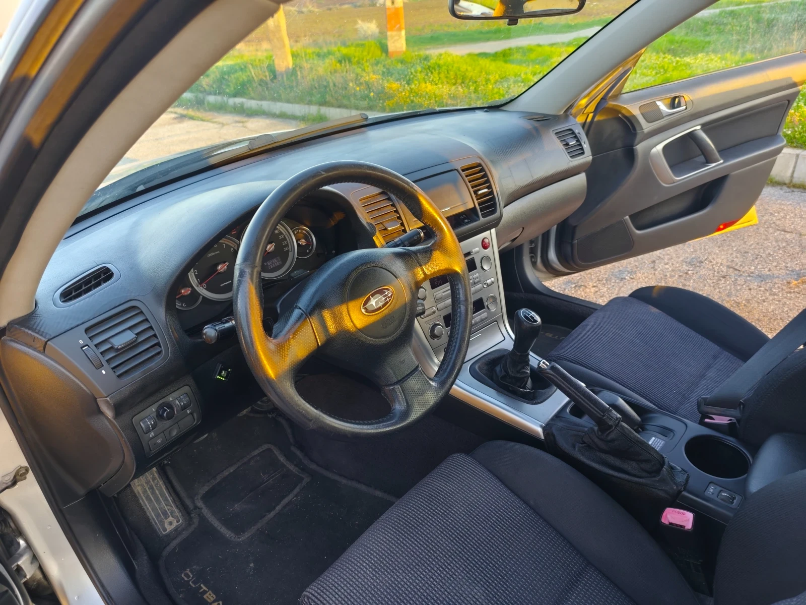 Subaru Outback Subaru Outback 2.5, снимка 4 - Автомобили и джипове - 54152115
