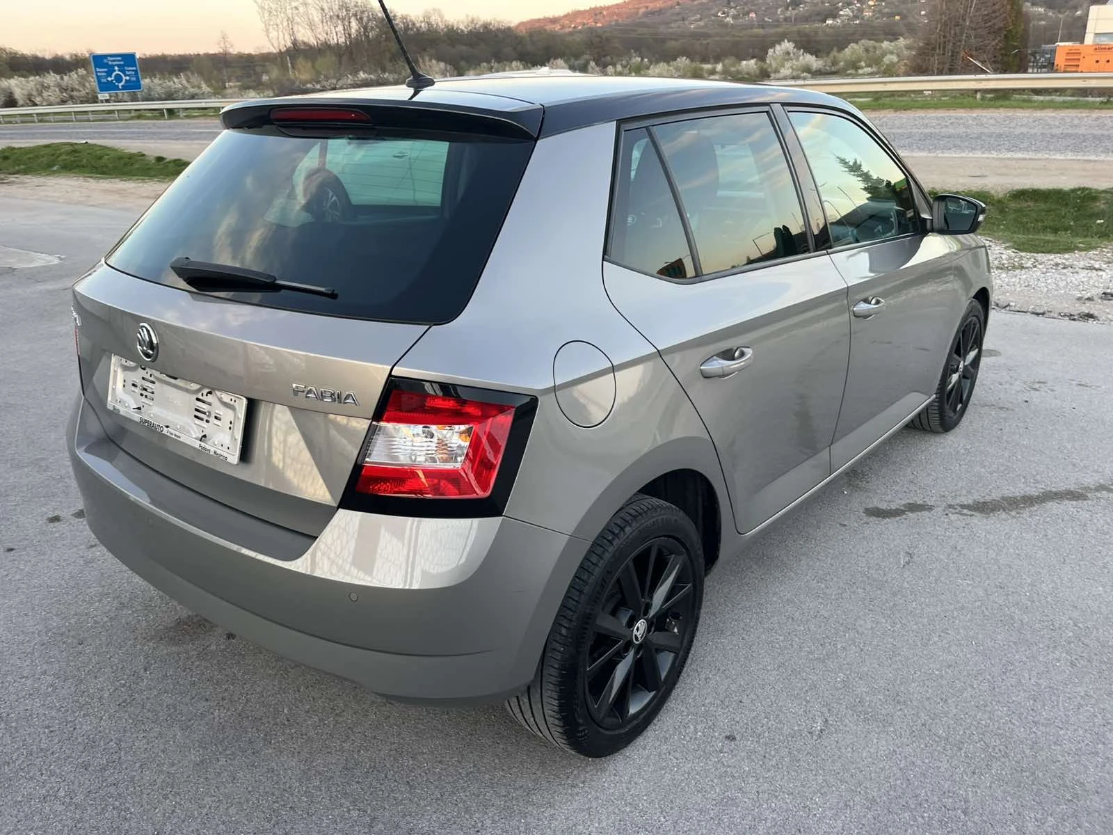 Skoda Fabia 1.4TDI EURO 6B  КЛИМАТИК АВТОПИЛОТ  ВНОС ИТАЛИЯ, снимка 4 - Автомобили и джипове - 54163122