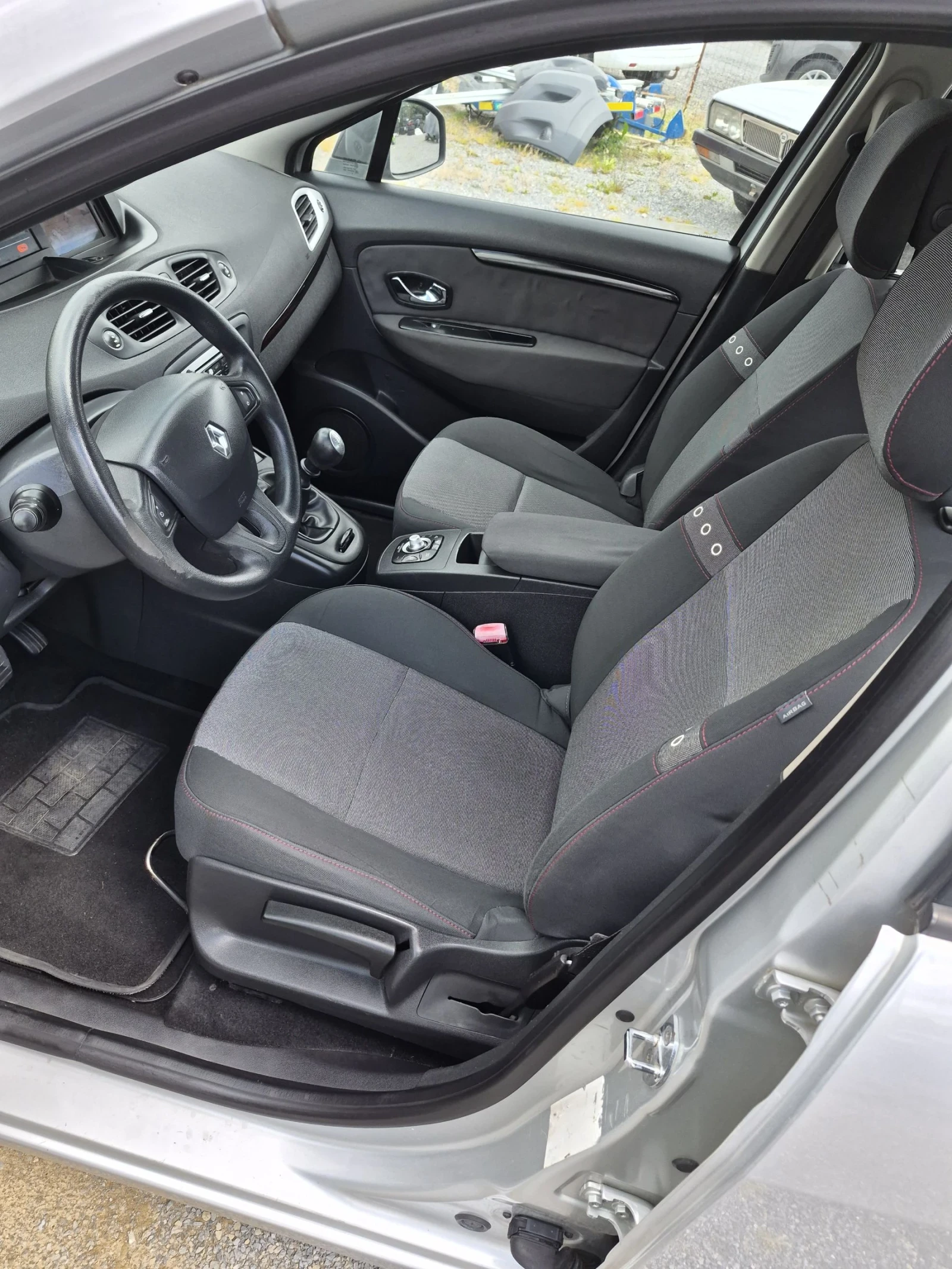 Renault Scenic 1.6i ГАЗ Xmod Evro 5, снимка 9 - Автомобили и джипове - 54782536