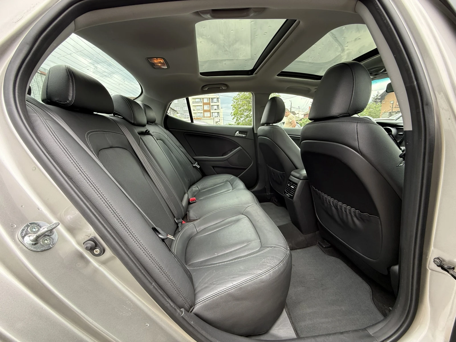 Kia Optima 2.0-HYBRID-AVTOMAT-ШВЕЙЦАРИЯ, снимка 16 - Автомобили и джипове - 54573305
