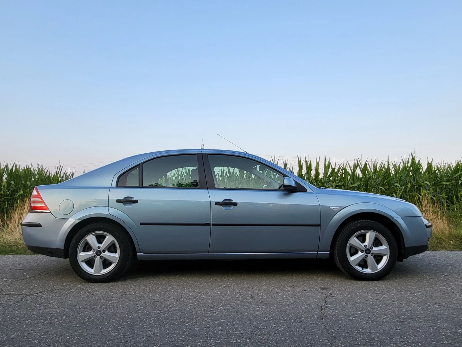 Ford Mondeo Десен волан отличен автомобил, снимка 2 - Автомобили и джипове - 55436903