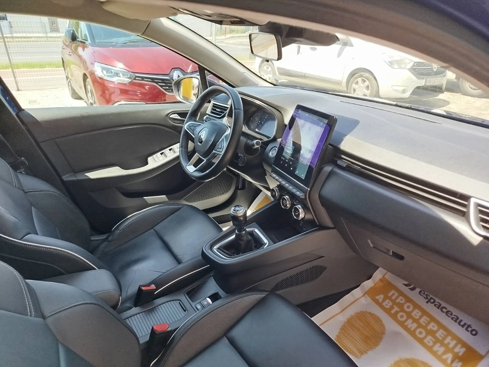 Renault Clio Intens 1.0 Tce/100 к.с., снимка 12 - Автомобили и джипове - 55459440