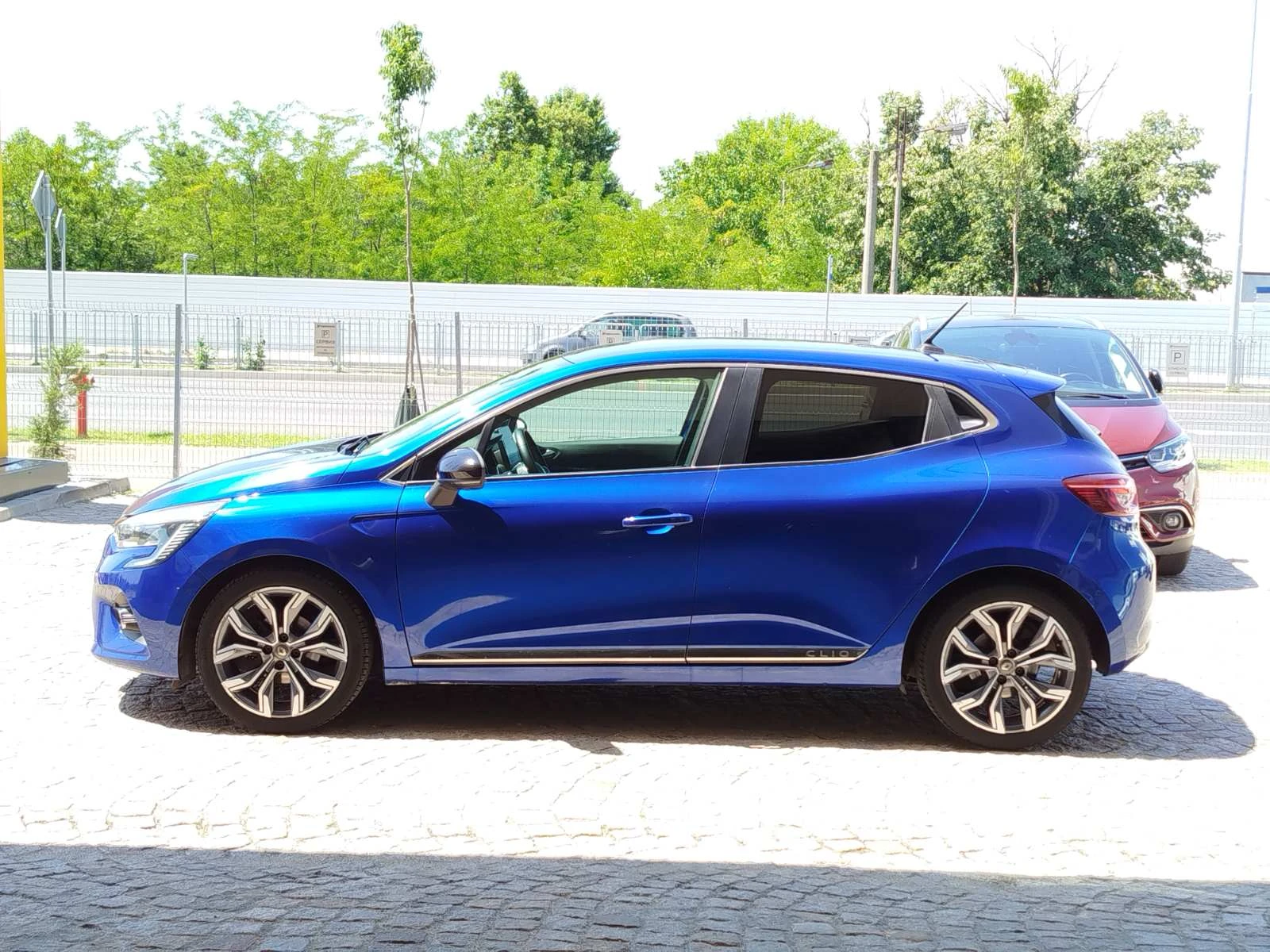 Renault Clio Intens 1.0 Tce/100 к.с., снимка 8 - Автомобили и джипове - 55459440