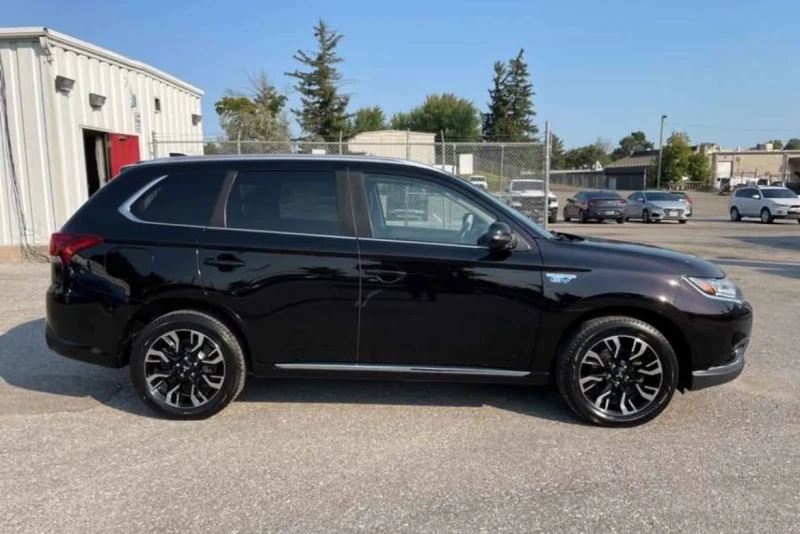Mitsubishi Outlander PHEV * * CARFAX * * АВТО КРЕДИТ * * , снимка 2 - Автомобили и джипове - 52854449