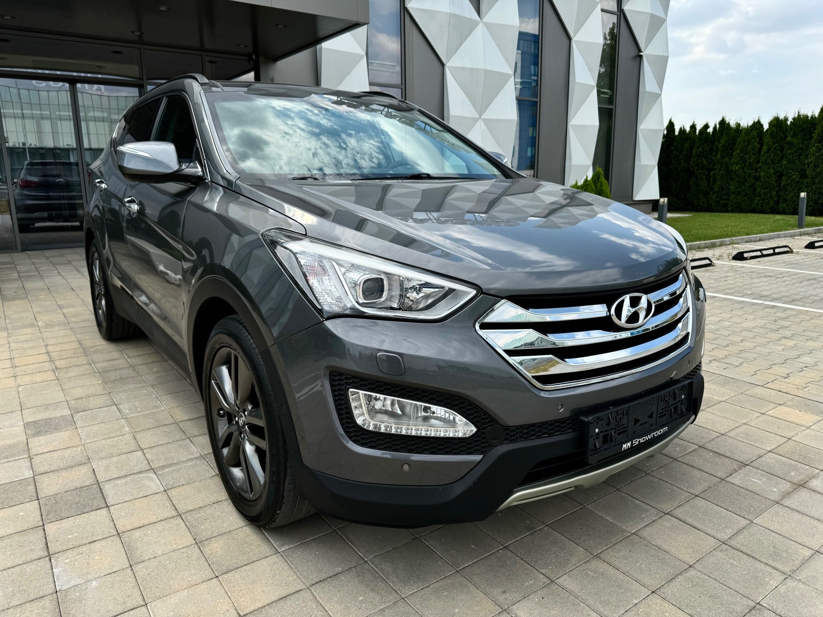 Hyundai Santa fe 7МЕСТА-ПАНОРАМА-САМОПАРКИР-KEYGO-ПАМЕТ-ПОДГРЕВ- - изображение 3