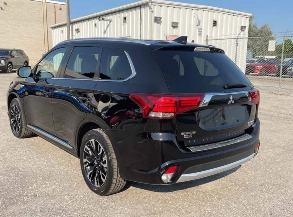 Mitsubishi Outlander PHEV * * CARFAX * * АВТО КРЕДИТ * *  - изображение 3