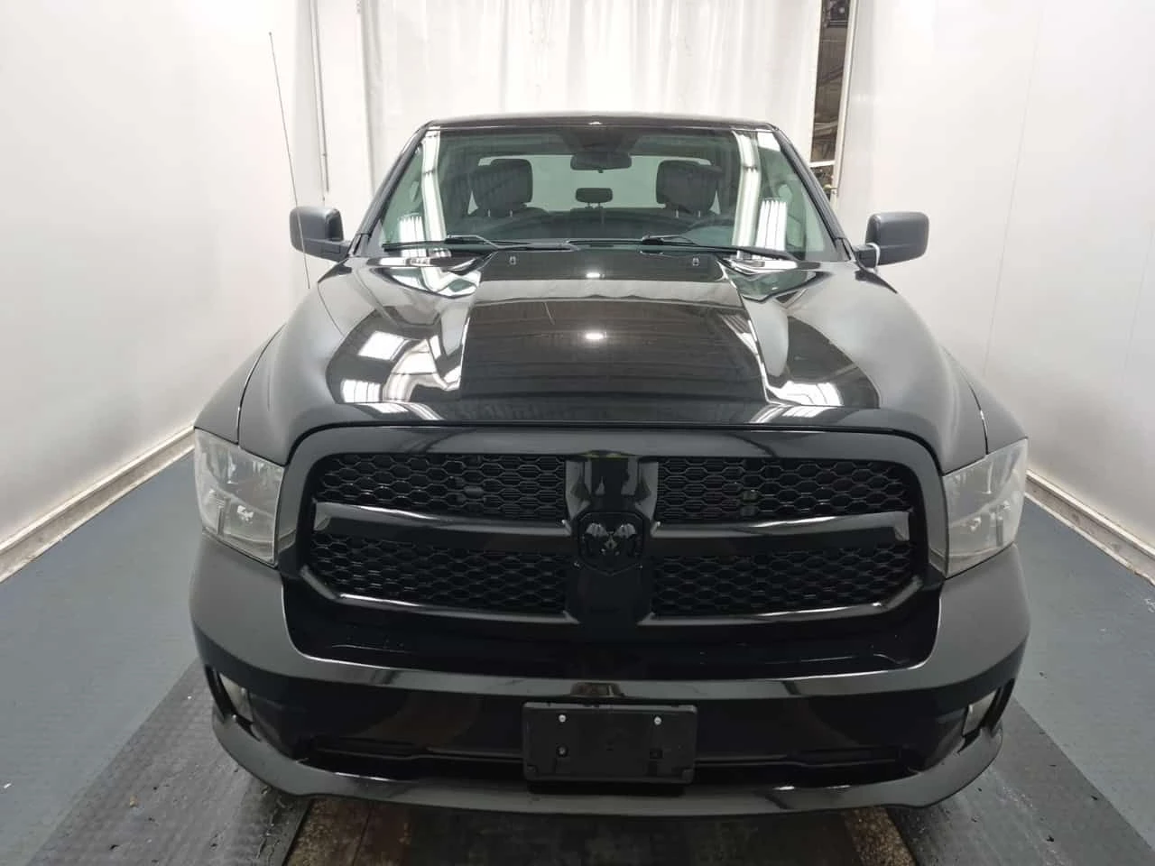 Dodge RAM 1500 * EXPRESS * CARFAX * ЦЕНА ДО БГ, снимка 2 - Автомобили и джипове - 54080765