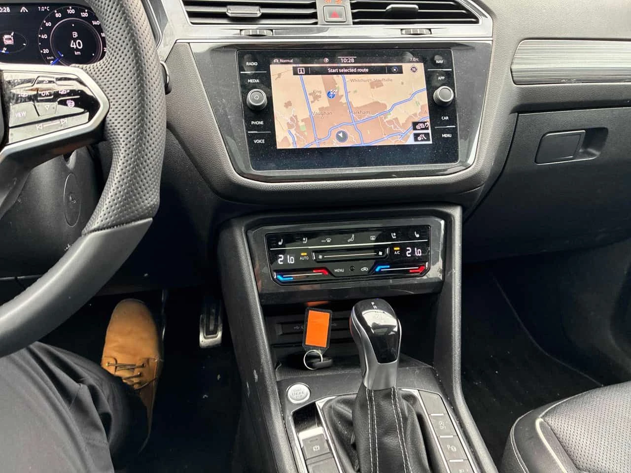 VW Tiguan * Highline R Line * CARFAX* ОБДУХВАНЕ* ПАНО* КЛИП, снимка 9 - Автомобили и джипове - 54089299