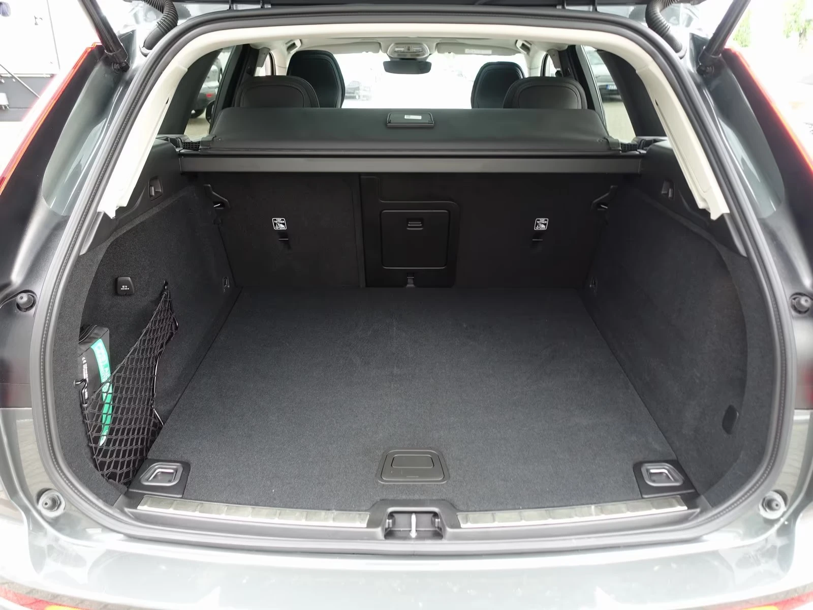 Volvo XC60 NEW 2026 B5 AWD Plus Dark, снимка 17 - Автомобили и джипове - 54474706