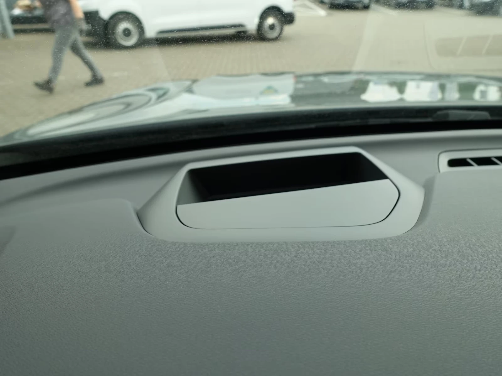 Volvo XC60 NEW 2026 B5 AWD Plus Dark, снимка 8 - Автомобили и джипове - 54474706