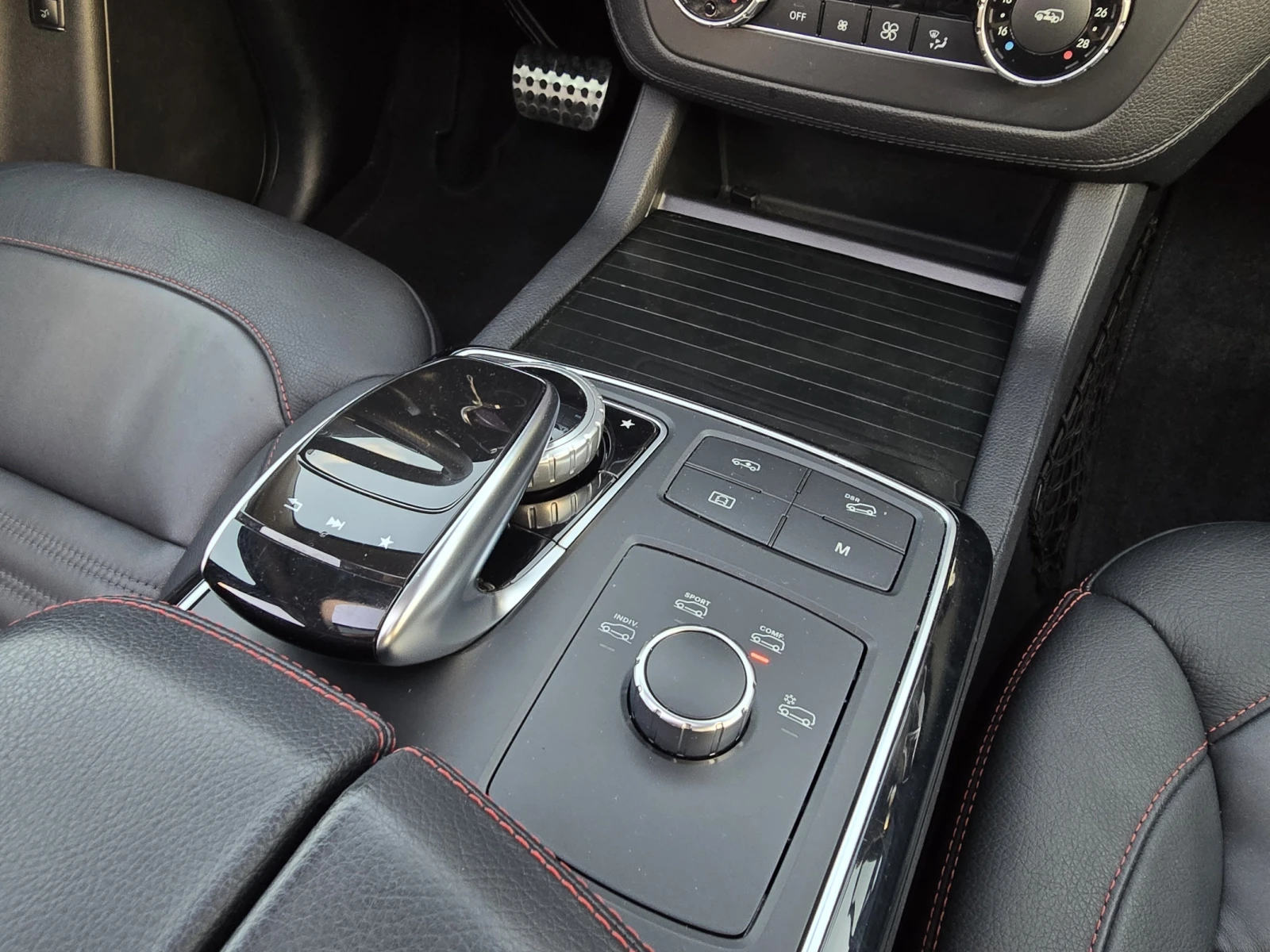 Mercedes-Benz GLE 350 * AMG 6.3 * PANO* Harman Kardon* 360* , снимка 15 - Автомобили и джипове - 54759770