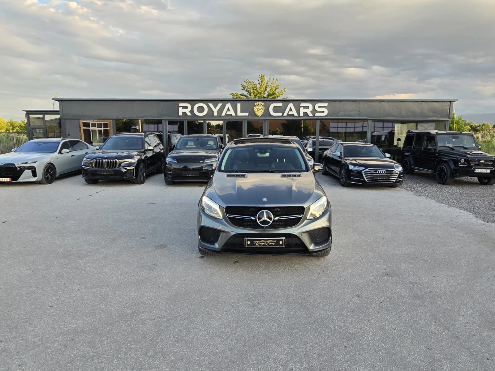 Mercedes-Benz GLE 350 * AMG 6.3 * PANO* Harman Kardon* 360* , снимка 2 - Автомобили и джипове - 54759770