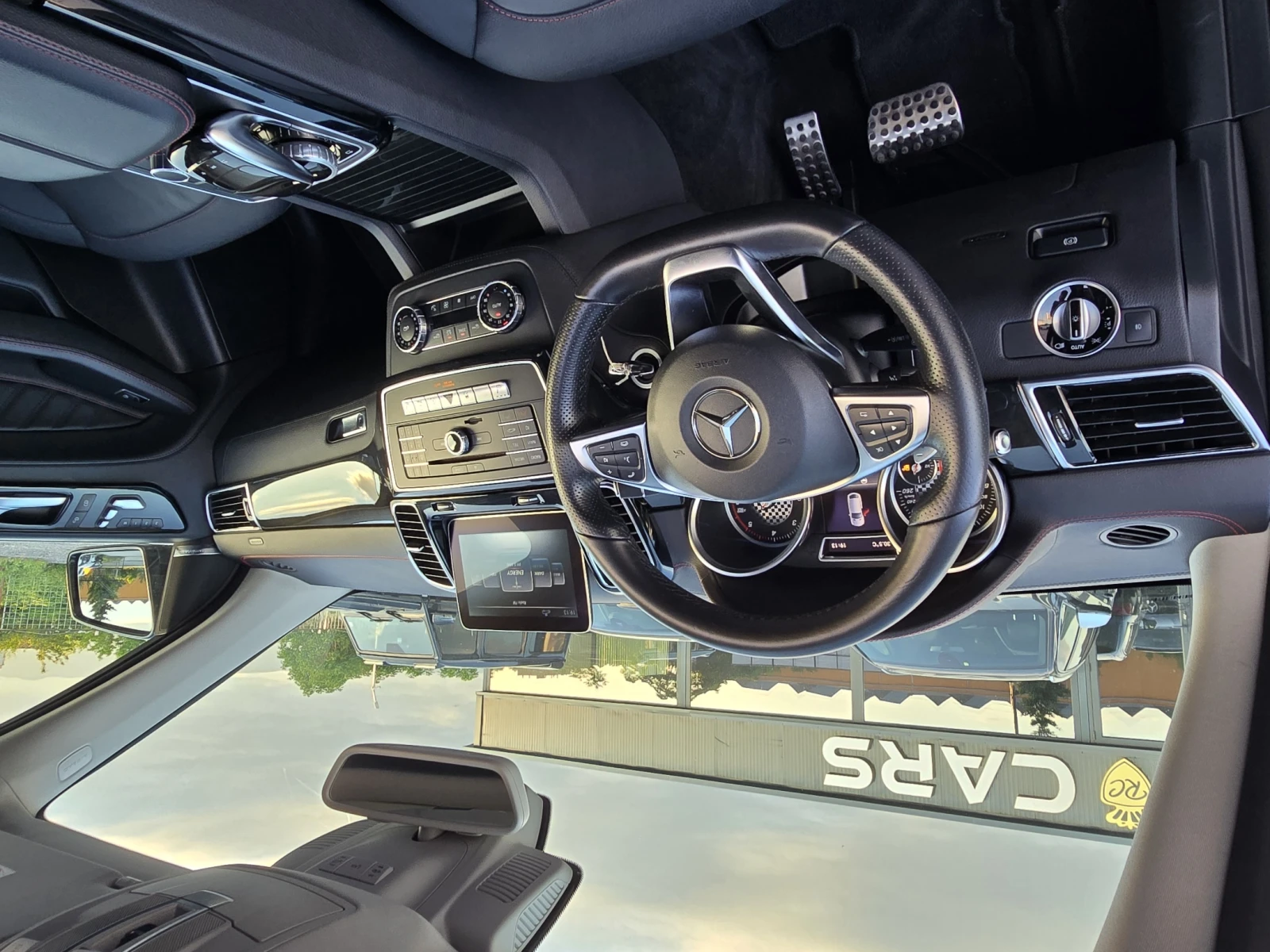 Mercedes-Benz GLE 350 * AMG 6.3 * PANO* Harman Kardon* 360* , снимка 9 - Автомобили и джипове - 54759770