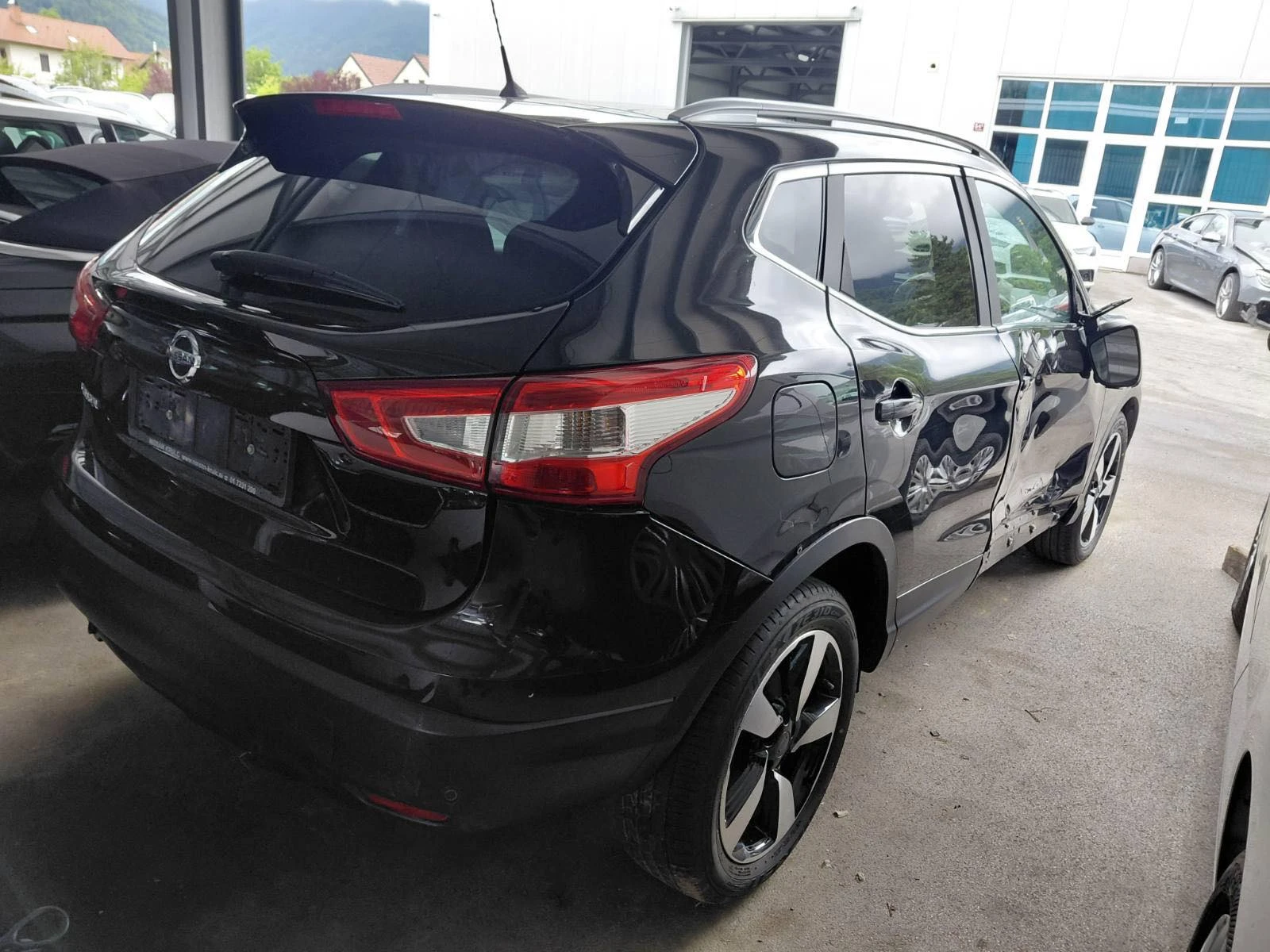 Nissan Qashqai 1.2i EVRO6 TEKNA, снимка 3 - Автомобили и джипове - 54848241
