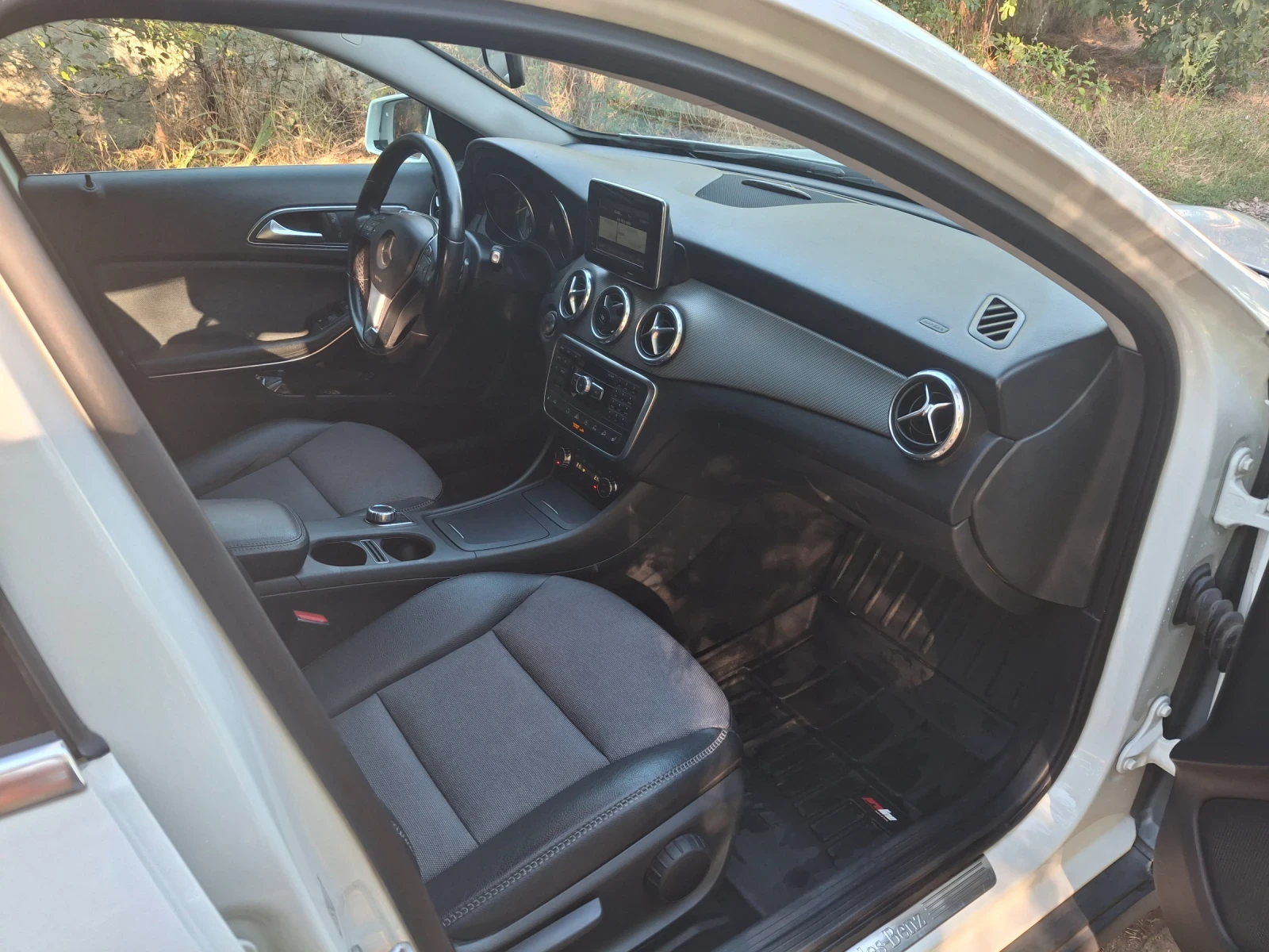 Mercedes-Benz GLA 200, снимка 6 - Автомобили и джипове - 56314067