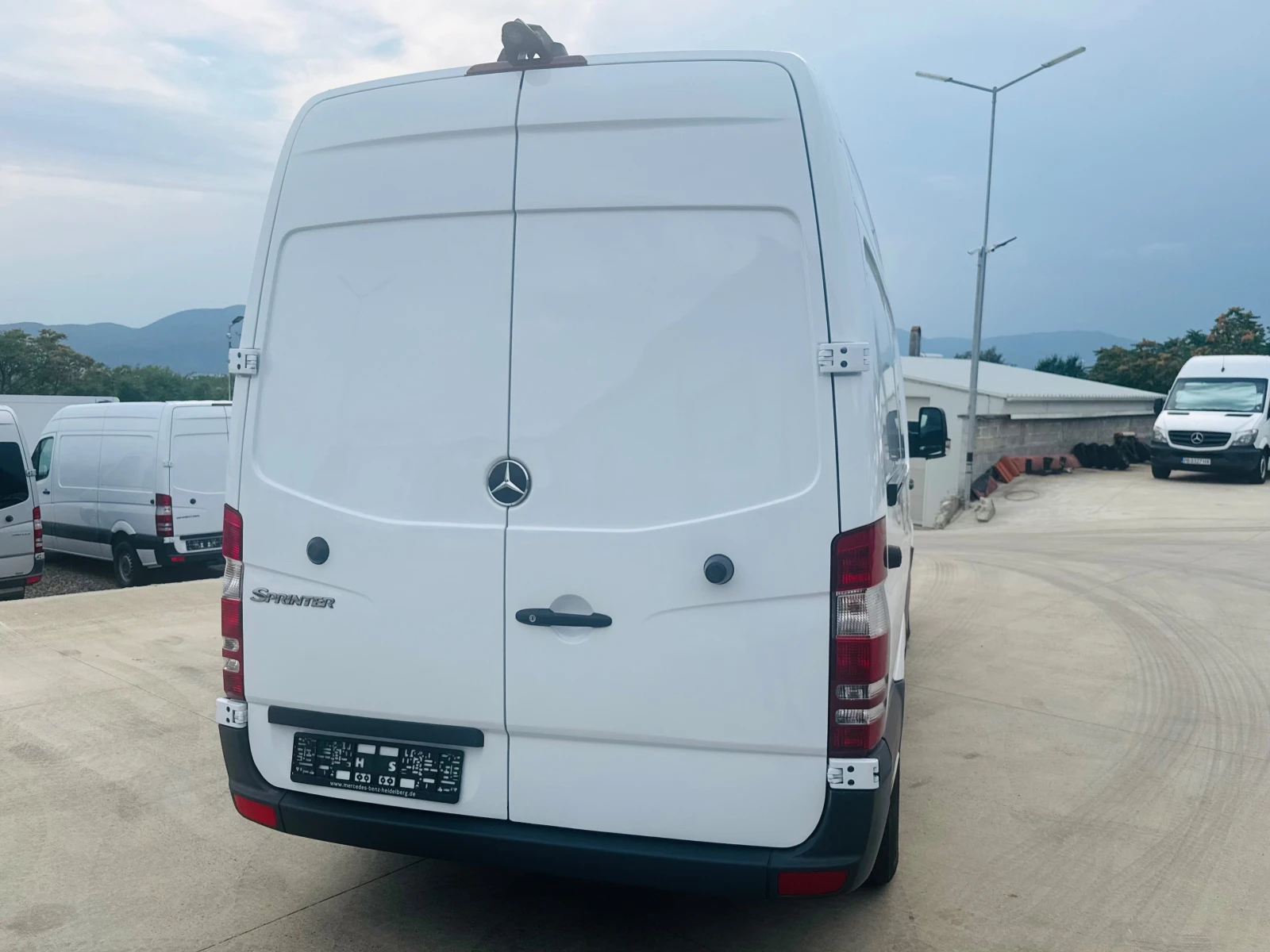 Mercedes-Benz Sprinter 316 Хладилен!Немски!КАТО НОВ!ТОП!ТОП!ТОП!НАВИ!КЛИМАТР!, снимка 3 - Бусове и автобуси - 55968253