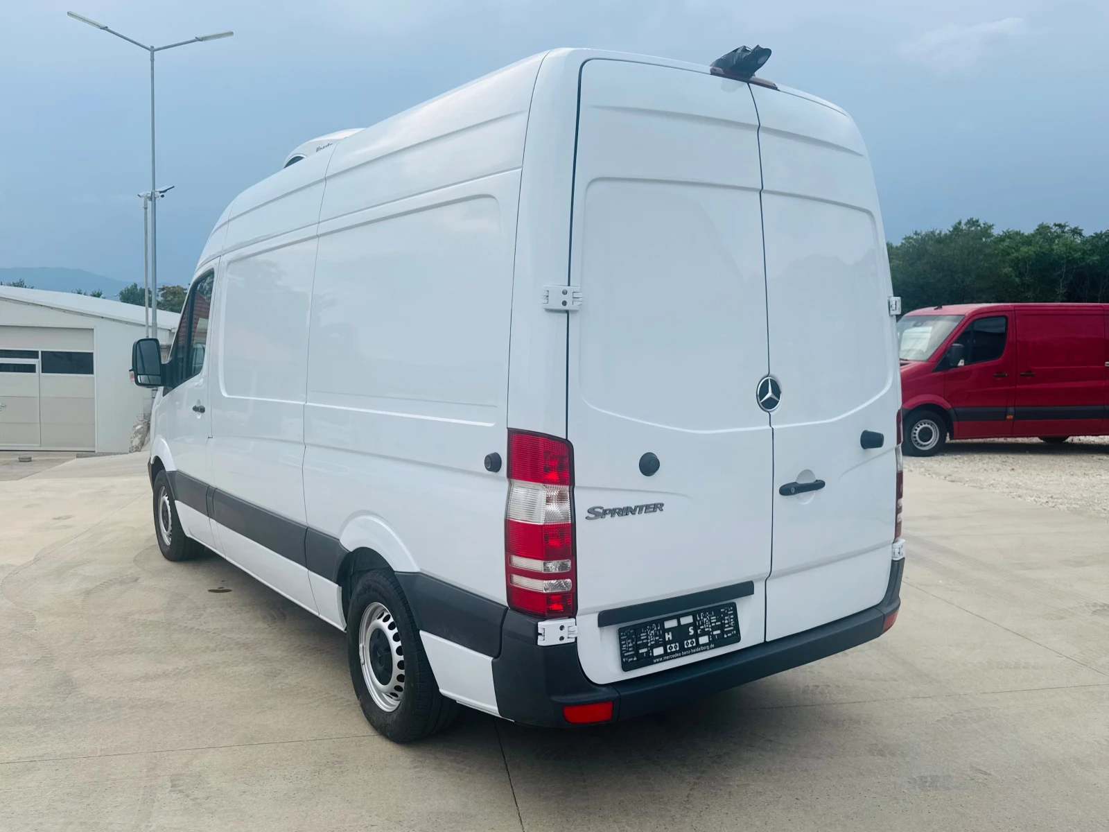 Mercedes-Benz Sprinter 316 Хладилен!Немски!КАТО НОВ!ТОП!ТОП!ТОП!НАВИ!КЛИМАТР!, снимка 4 - Бусове и автобуси - 55968253